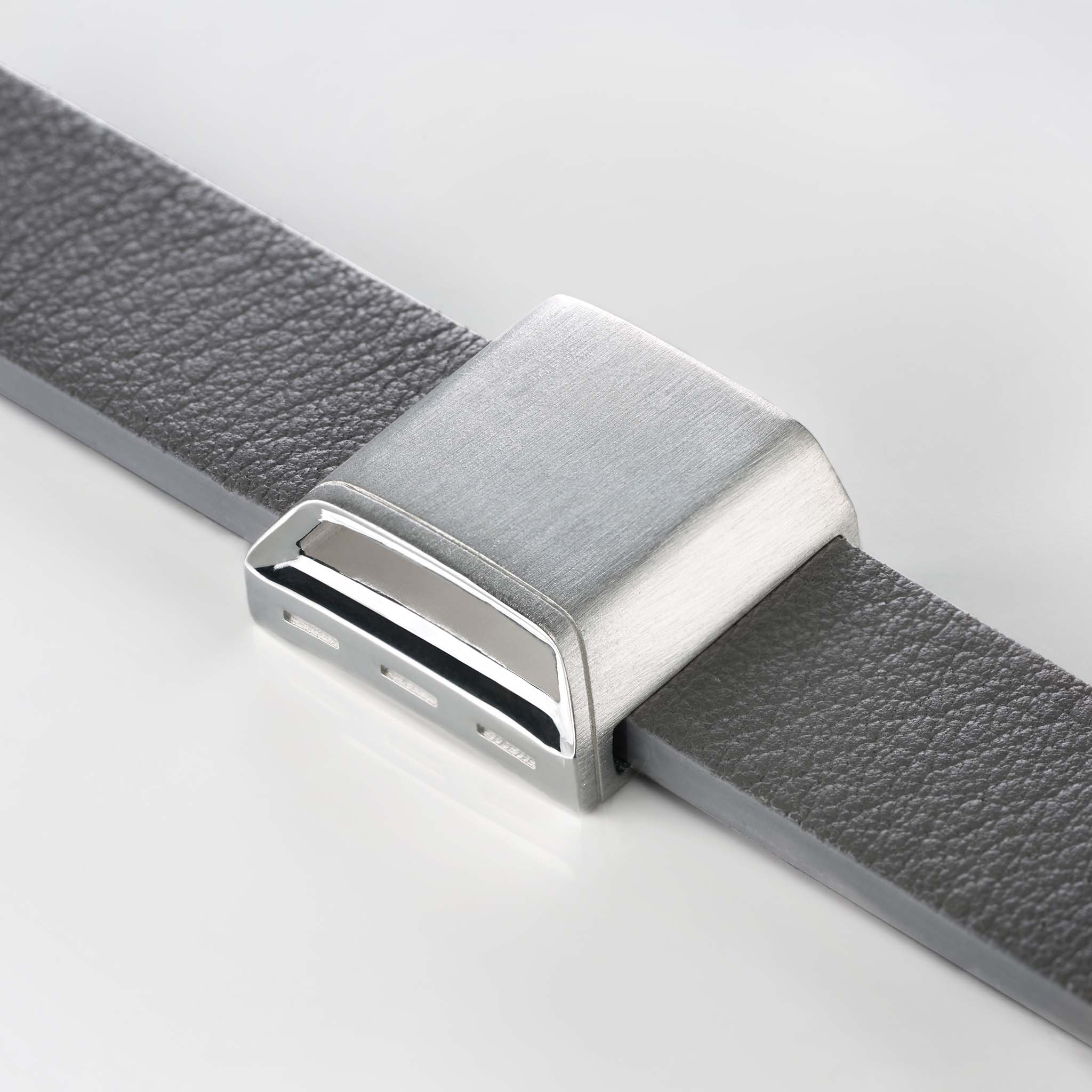 M21 bracelet softness handcrafted gray leather strap sensuality asymmetrical sterling silver creation sorux paris luxury jewellery  details consciousluxury uniqueness design mclaverok  Mauricio Clavero Kozlowski photo francois_fleury