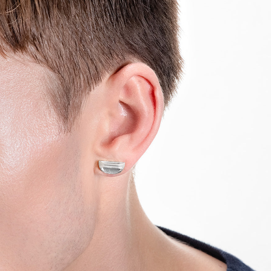 M27 Silver Single Stud Earring Sorux Paris sterling silver from responsible mines soruxparis female wearing girl photographer François Fleury  design Mauricio Clavero Kozlowski