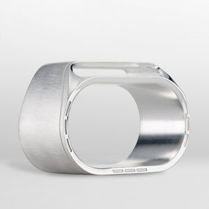 M9 ring silver side view photo sorux paris SoruxParis luxury jewellery  details consciousluxury uniqueness design mclaverok photo francois_fleury silver from responsible mines symbol of singularity doublefinger two finger 